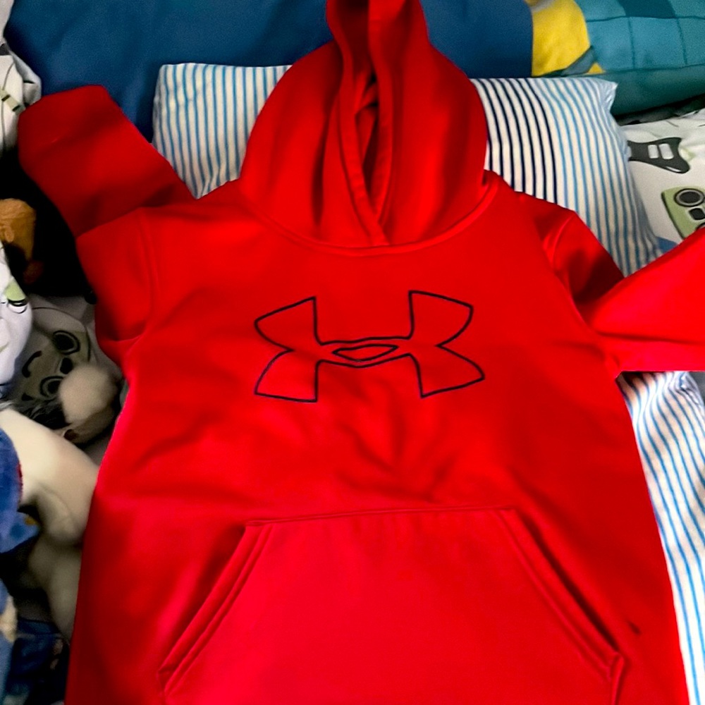Boys Under Armour Sweatshirt.